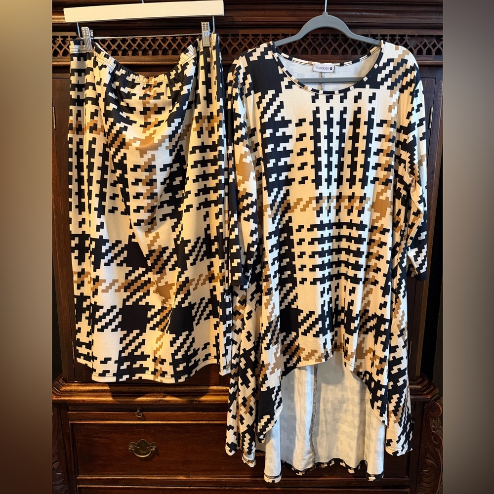 Nuggles Black and Tan Top and Skirt Set